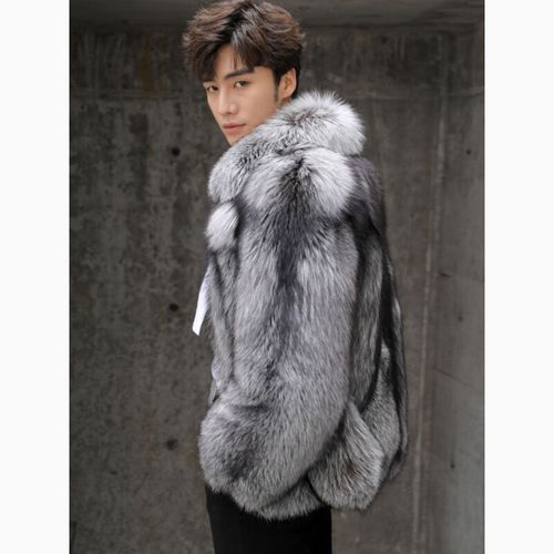 银狐皮2025价格会涨还是跌?-图2 银狐皮2025价格会涨还是跌?-图2