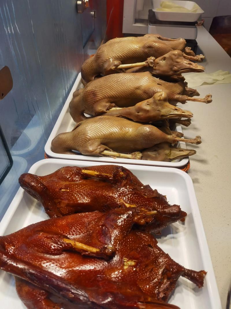 202须九真飞下双，斯须两龙腾出长，将何许也？-图3