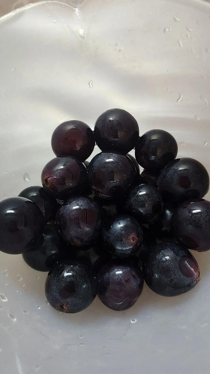 黑色长条葡萄是什么品种？-图3