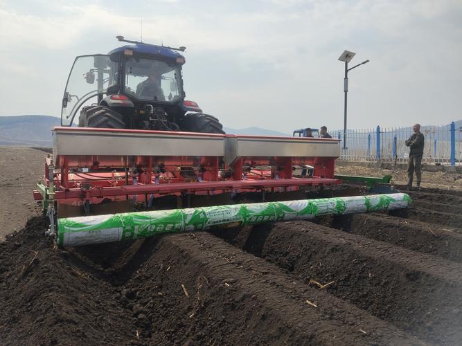 玉米大垄双行技术视频要点有哪些？-图3